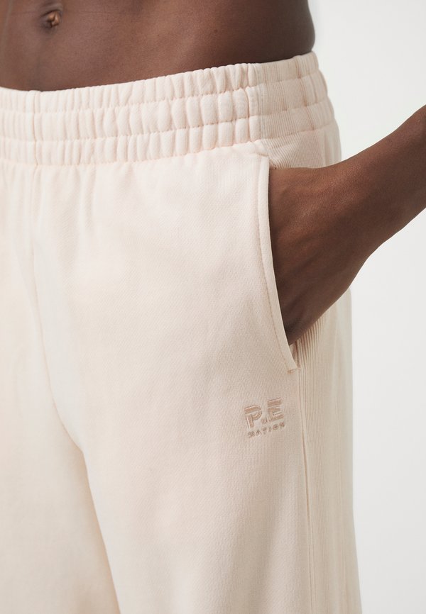 ADVENTURE TRACKPANT - Tracksuit bottoms - washed blush4