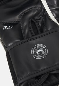Venum VENUM CHALLENGER 3.0 BOXING GLOVES UNISEX - Boksačke rukavice - white/black