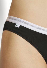 Lacoste UNDERWEAR BRIEFS 3 PACK - Fecskék - black/julienas