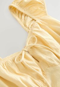 Next REGULAR FIT - PUFF SLEEVE MIDI - Denní šaty - buttermilk yellow