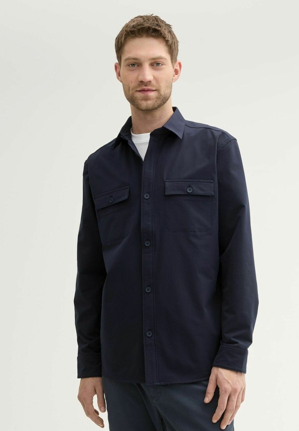 PERFORMANCE OVER MIT BRUSTTASCHEN - Hemd