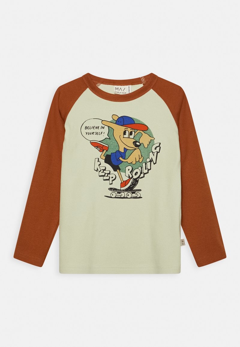 Langärmliges cremefarbenes Hemd mit braunen Ärmeln, das einen Cartoon-Hund zeigt, der Skateboard fährt, mit dem Spruch "Glaub an dich selbst!" und dem Text "Keep Rolling".