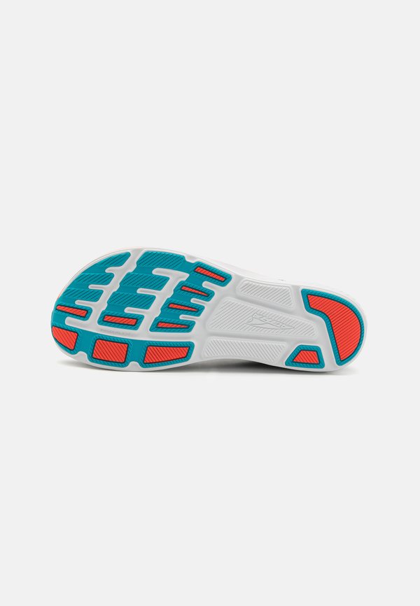 ESCALANTE RACER 2 - Road running shoes3