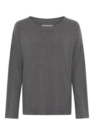 Tumehall pikkade varrukatega soonikkoes pluus ümara kaelusega, lõdva istuvusega ja "Copenhagen" sildiga krae sees.