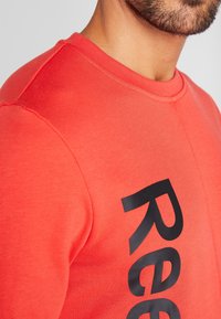 Reebok Sudadera - red