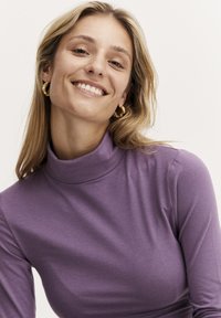 b.young PAMILA ROLL NECK - Camiseta de manga larga - grape jam