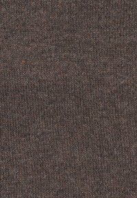 Brauner Strickstoff mit einer strukturierten Oberfläche, der eine Mischung aus Fasern aufweist und weich sowie warm wirkt. Dezente Farbvariationen sind sichtbar.