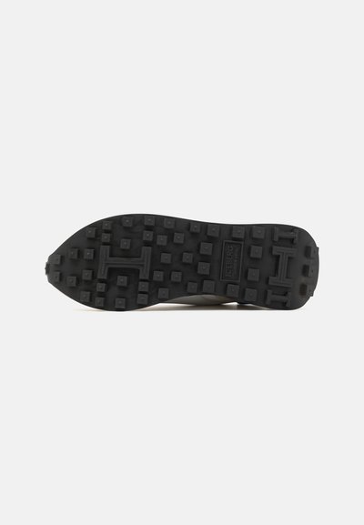 Iceberg LOOP - Trainers - avio