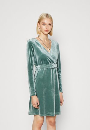 Vero Moda VMCARLY DRESS - Cocktail φόρεμα / Φόρεμα για πάρτι - dark forest