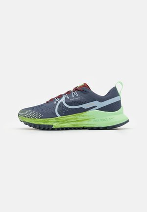 Nike Performance, Obuwie do biegania Szlak