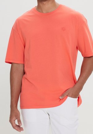 Camiseta básica - coral