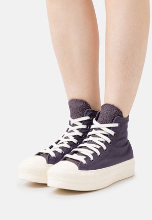 Converse CHUCK TAYLOR ALL STAR LIFT DESERT CAMO - Zapatillas altas - dark raisin/egret