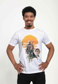 Henry Tiger STAR WARS: THE MANDALORIAN MANDO CHILD WALK UNISEX - T-shirt z nadrukiem