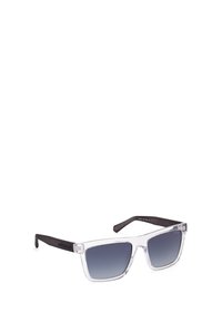 Gafas de sol con montura transparente, lentes oscuros en degradado y varillas negras con un logo de la marca. Forma cuadrada con líneas geométricas.