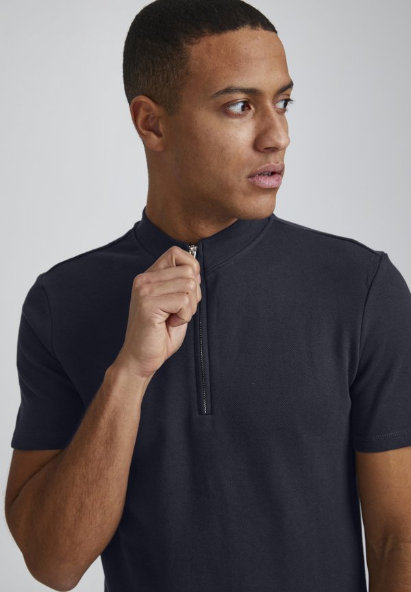 CFTHEIS - Basic T-shirt2