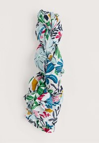 Écharpe florale multicolore en tissu léger, mettant en avant des motifs bleus, verts, jaunes et roses avec une texture douce.
