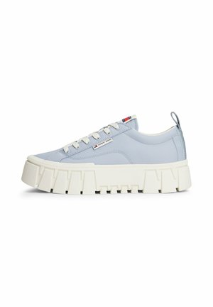 FLATFORM CHUNKY SNEAKER - Sneakers - soaring skies