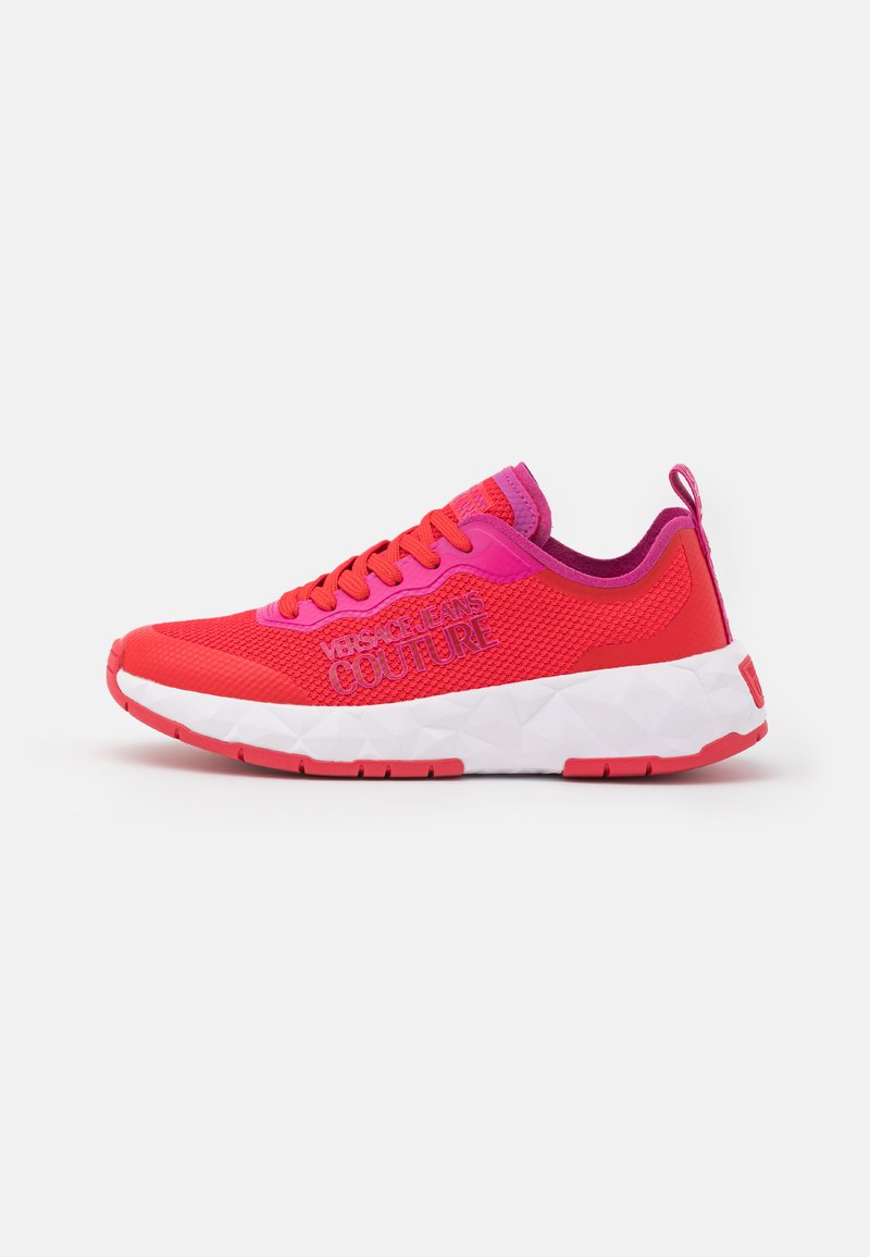 Damen Sneaker low | Versace Jeans Couture ATOM MAIN Sneaker low fuxia/poppy/pink - EA20365 Damen Sneaker low | Versace Jeans Couture ATOM MAIN Sneaker low fuxia/poppy/pink - EA20365