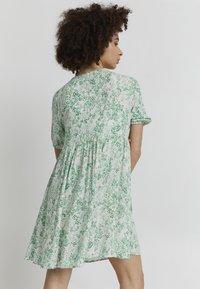 ICHI IHMarrakech - Vapaa-ajan mekko - holly green