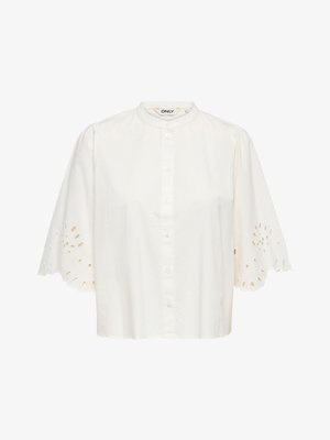 Hvit knappet bluse med bølget, øyeletbrodert albuelange ermer og liten ståkrage.