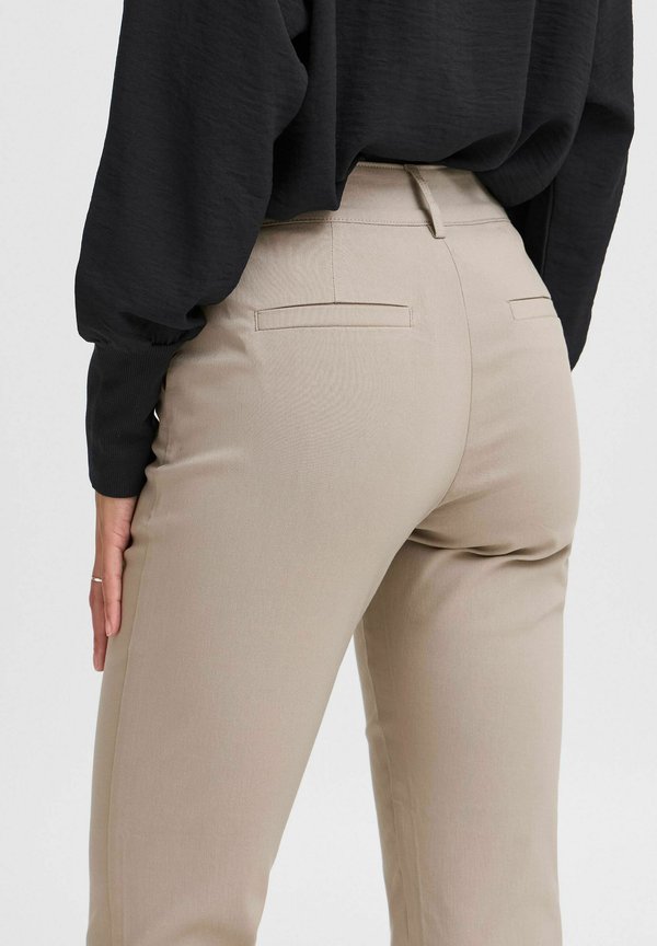 Chinos - roasted cashew2