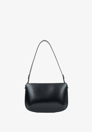 Sac bandoulière rectangulaire en cuir noir avec une sangle unique et un logo embossé subtil au centre avant.