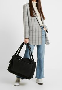 Zign Bolsa de deporte - black