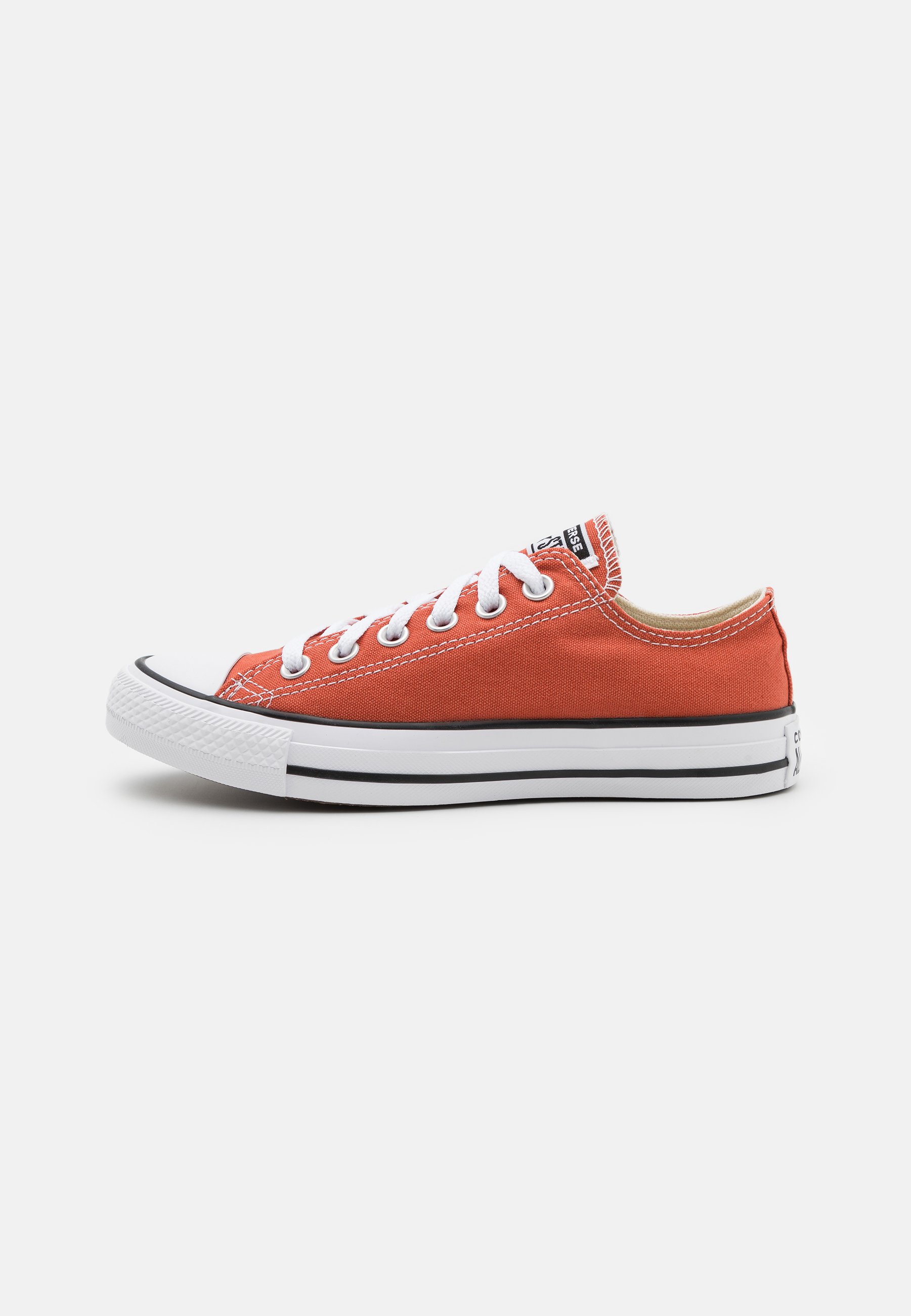 converse leather lugged white