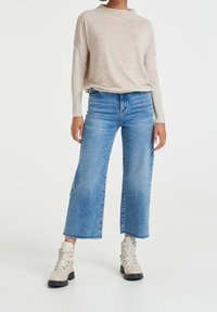 OPUS Stickad tröja - beige