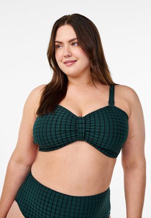 Bikini a cuadros verdes, que presenta un top estructurado con un centro fruncido y tirantes ajustables, combinado con una parte inferior de cintura alta a juego.