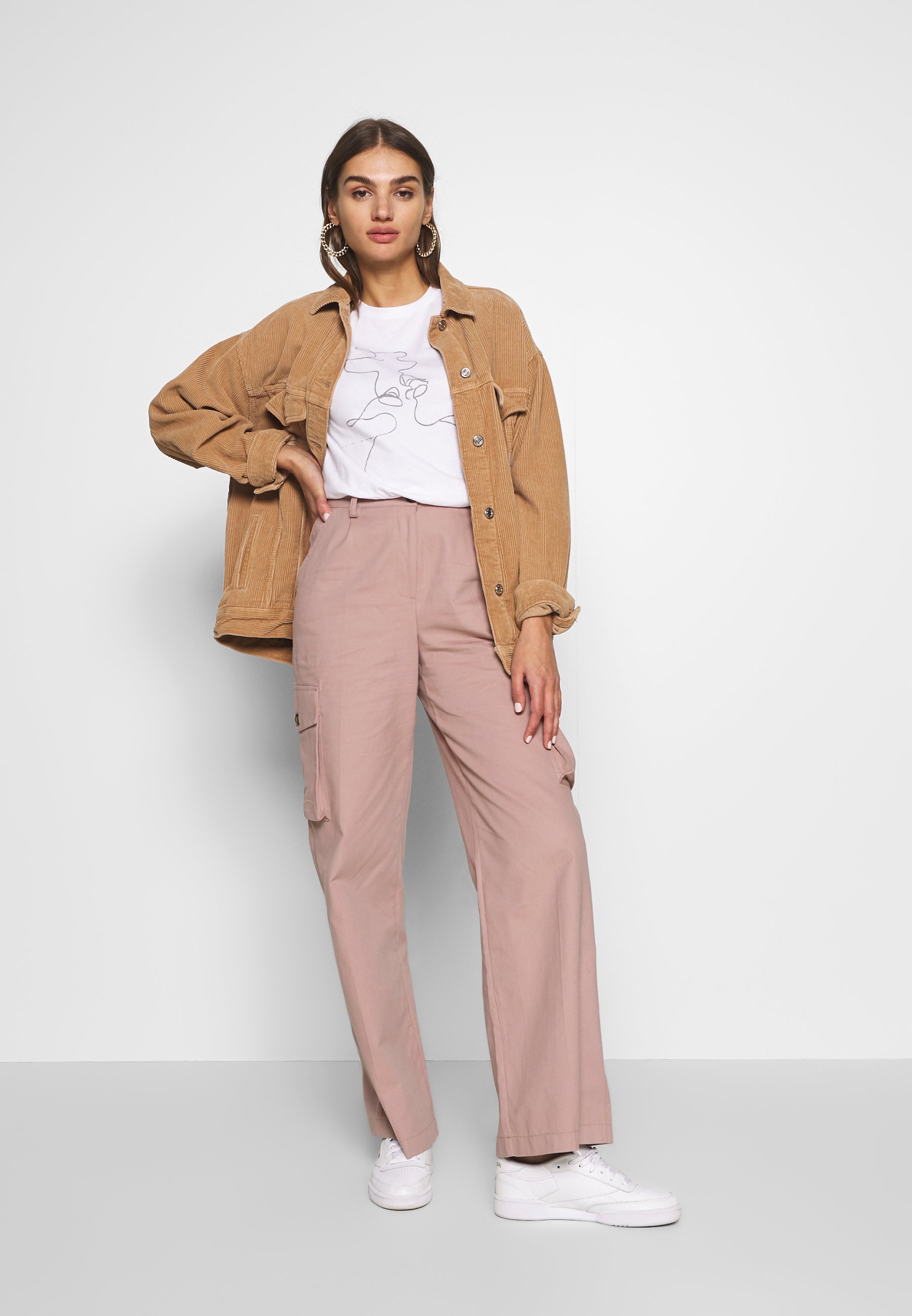 NA KD Misslisibell x NA KD Bukse pale mauve Zalando.no NA-KD Misslisibell x NA-KD - Bukse - black