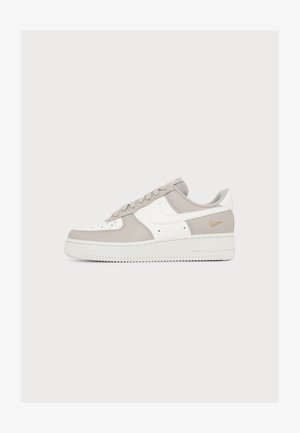 Nike Sportswear, AIR FORCE LOW - Baskets basses - cream/sail/metallic gold