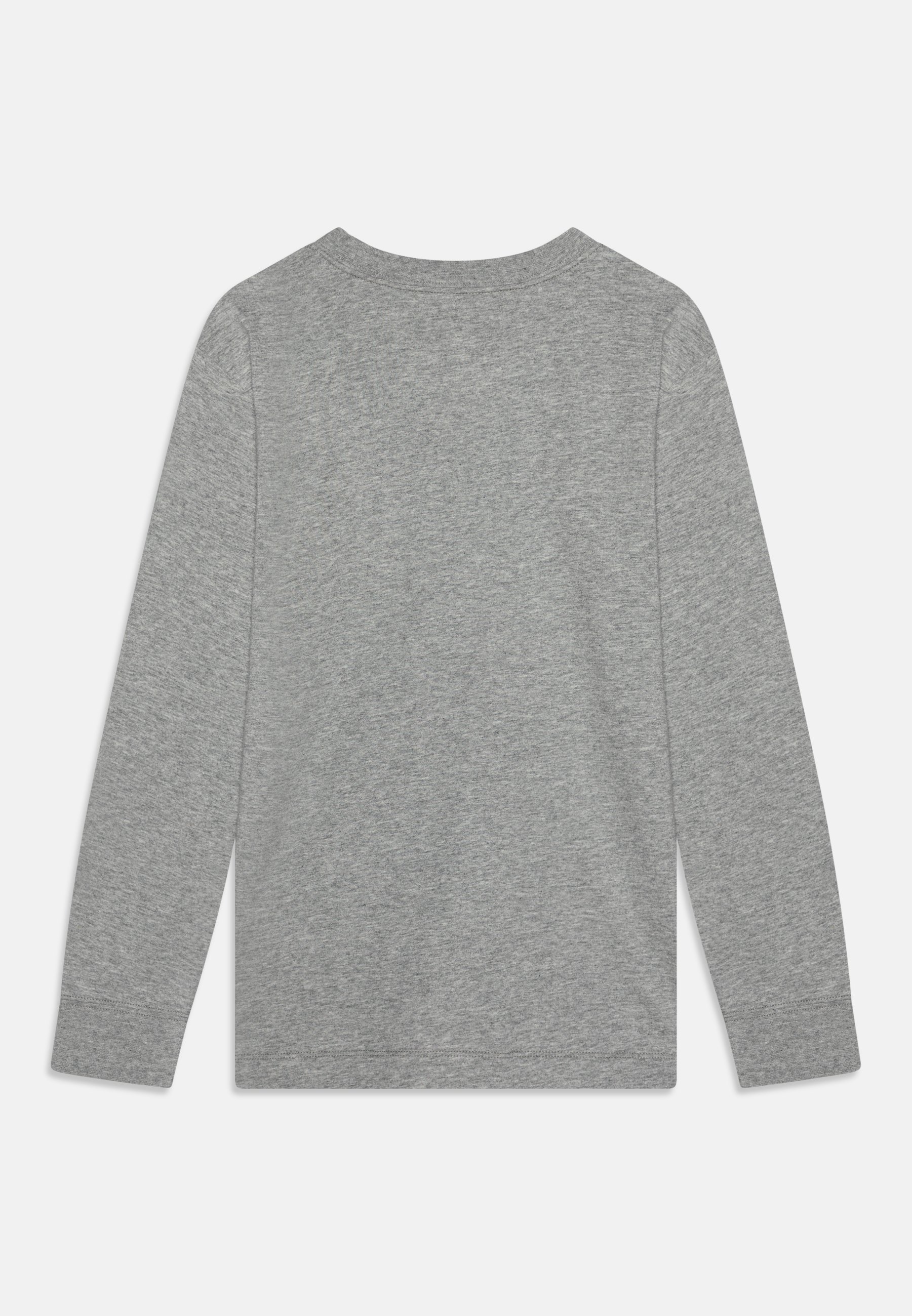 gray long sleeve nike shirt