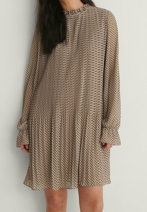 Day dress - brown