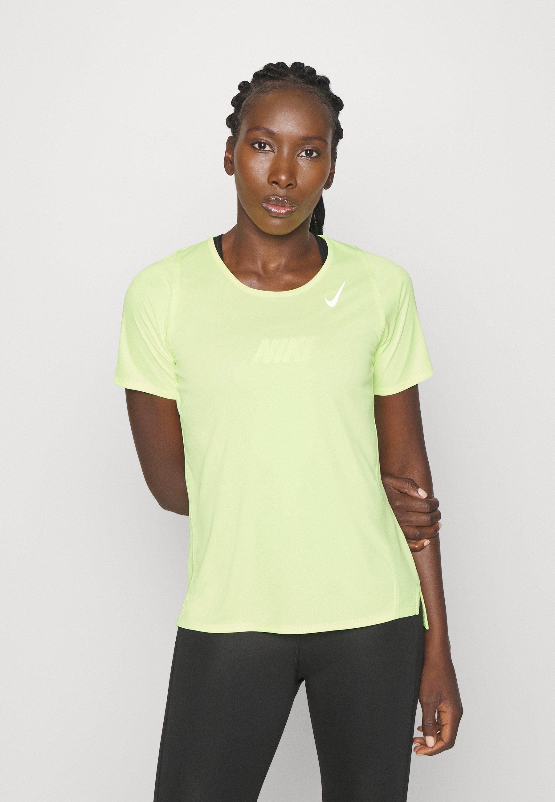 Nike Performance FAST TOP - Sports T-shirt - lemon twist