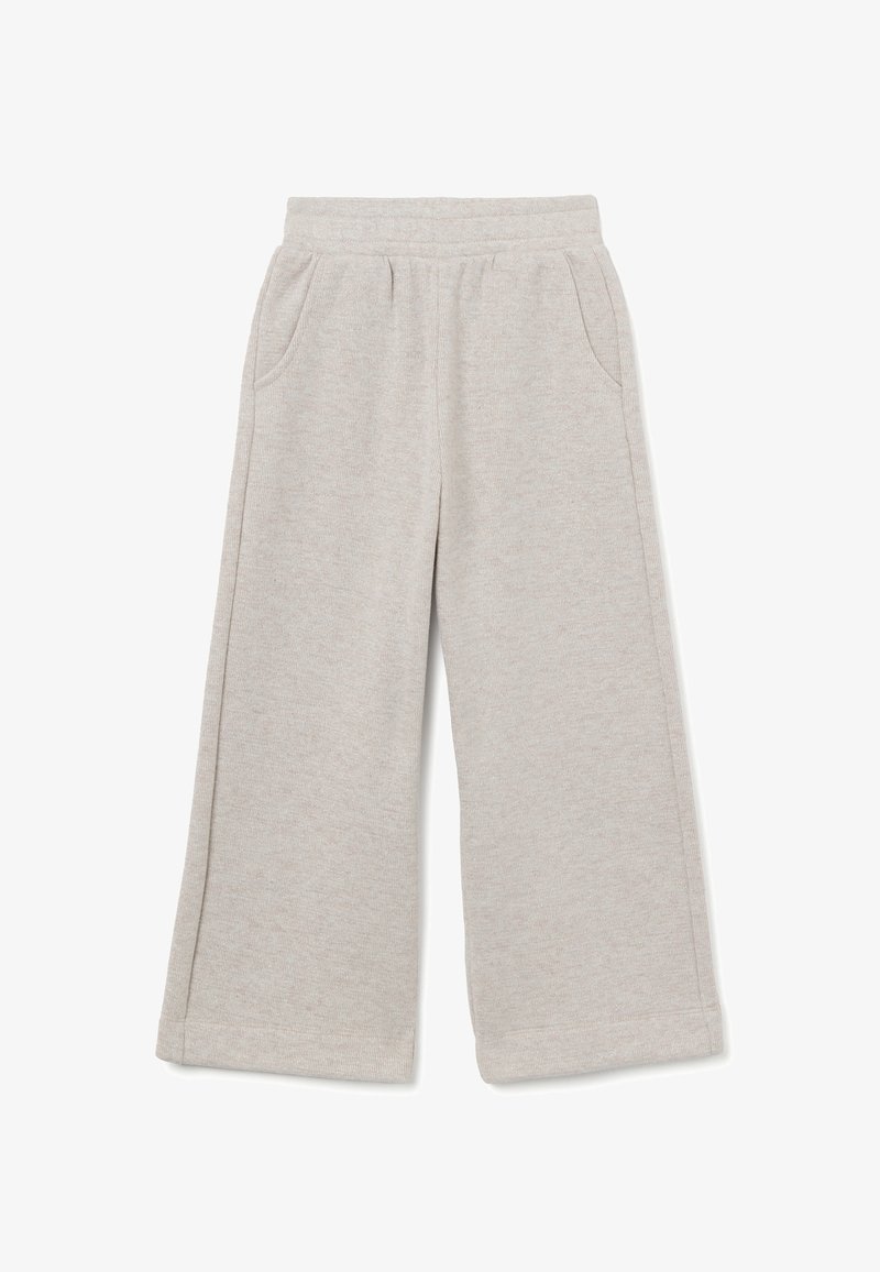 Helle graue weite Hose aus weichem Stoff, mit einem elastischen Bund und zwei seitlichen Taschen. Glatte Textur und minimale Nähdetails.