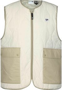 Gevoerde mouwloze vest in crème en beige, met een ritssluiting aan de voorkant, twee grote voorkozen, een gewatteerde textuur en subtiele branding.