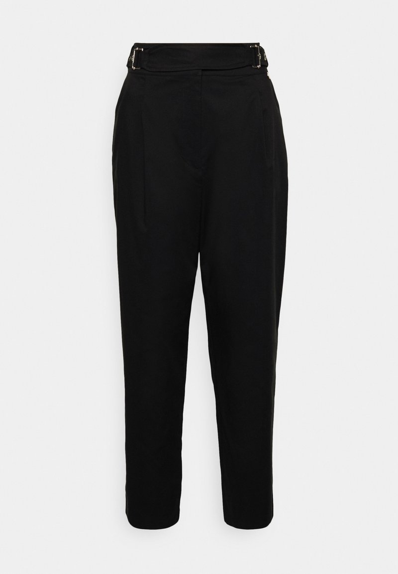 Pantalon noir à taille haute, avec une ceinture texturée et deux poches avant. Forme de jambe fuselée avec une finition lisse.