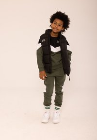 MINOTI ACTIVE PUFFER GILET - Chaleco - black