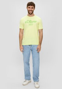 s.Oliver - T-shirt z nadrukiem