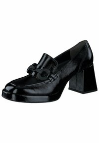 Mocasines de charol negro con tacón, puntera cuadrada, tacón bloque grueso, herrajes decorativos en bucle y acabado texturizado.