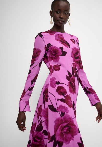 Erdem LONG SLEEVE MIDI DRESS - Denní šaty - wisteria