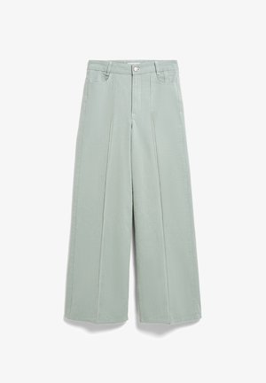 Vinonlehdet, korkeavyötäröiset vaaleanvihreät housut, joissa on etusaumat, vyölenkit ja napitus, esitettynä tasaisena valkoisella taustalla.