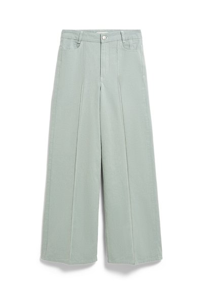 Φαρδιά, ψηλόμεση, ανοιχτοπράσινη παντελόνα με μπροστινές ραφές, θηλιές για ζώνη και κουμπί κλεισίματος, τοποθετημένη επίπεδα σε λευκό φόντο.