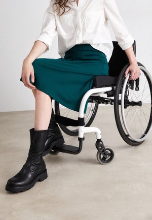 Falda acampanada - dark green