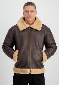 Jacka i konstläder - vintage brown