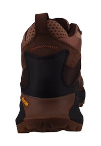 Brązowe buty trekkingowe z siateczkowymi i syntetycznymi materiałami, teksturowanym czarnym obcasem, pomarańczowymi detalami i podeszwą Vibram zapewniającą przyczepność.
