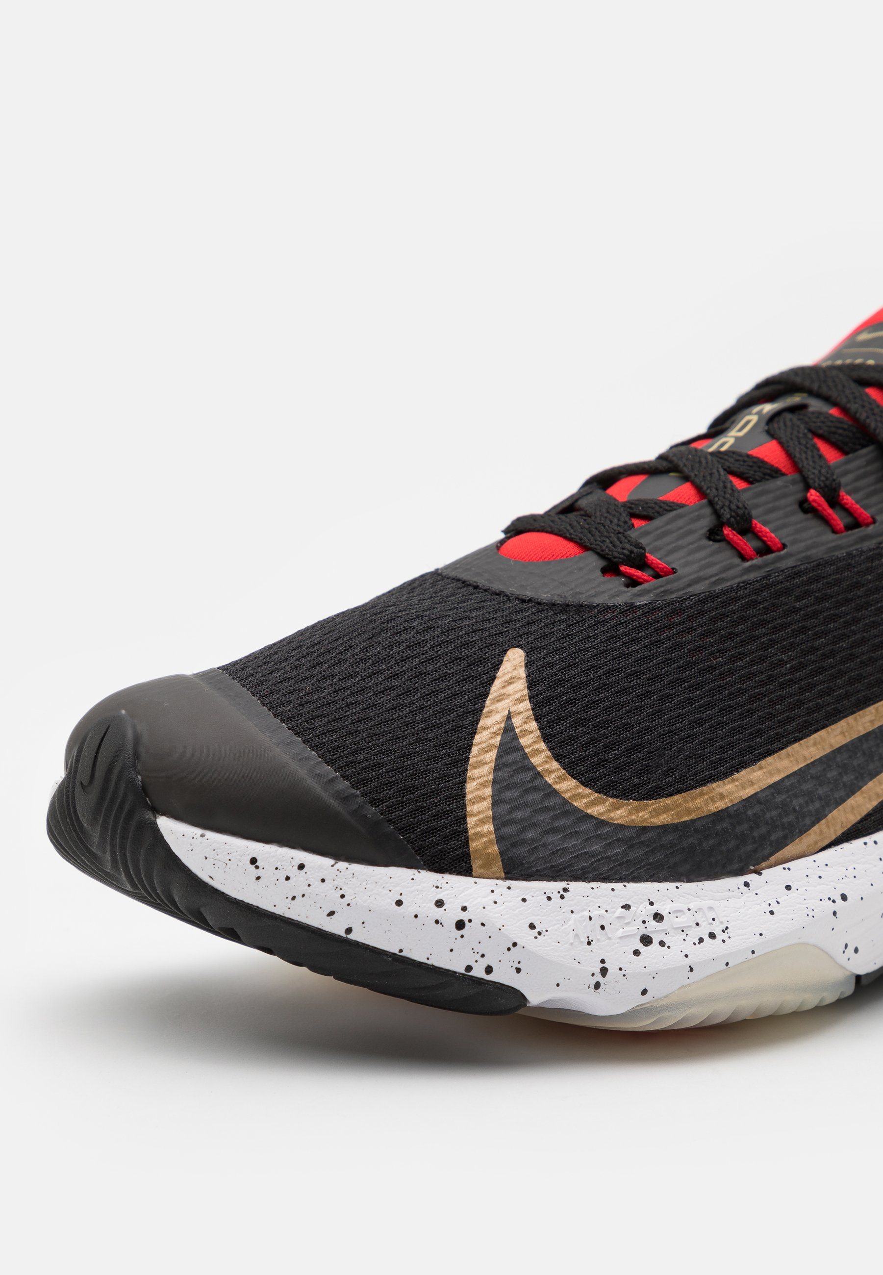 Nike Performance AIR ZOOM SPEED - Laufschuh Neutral - black/metallic  gold/university red/schwarz - Zalando.de