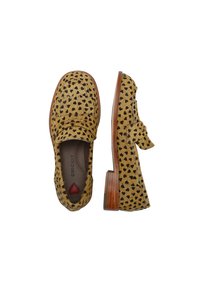 Leopardenmuster-Schuhe mit einer gelb-braunen Textur, runder Zehenform und einem niedrigen Holzabsatz, der mit einer Schleifenakzent auf dem Obermaterial versehen ist.