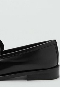 Mango Zapatos sin cordones - black